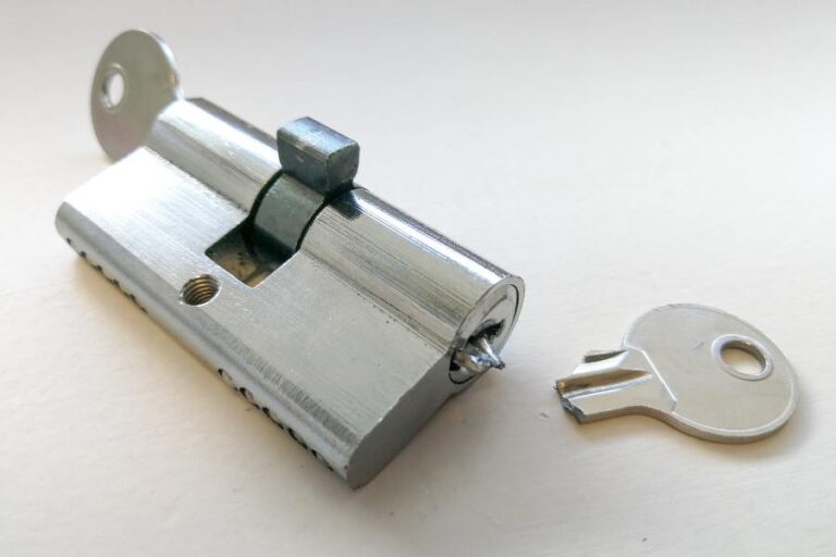 Commercial Locksmith Services Broken Key Extraction in Vanier