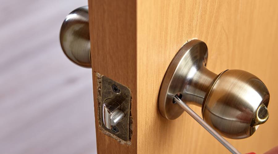 How to Change the Door Lock of the Room