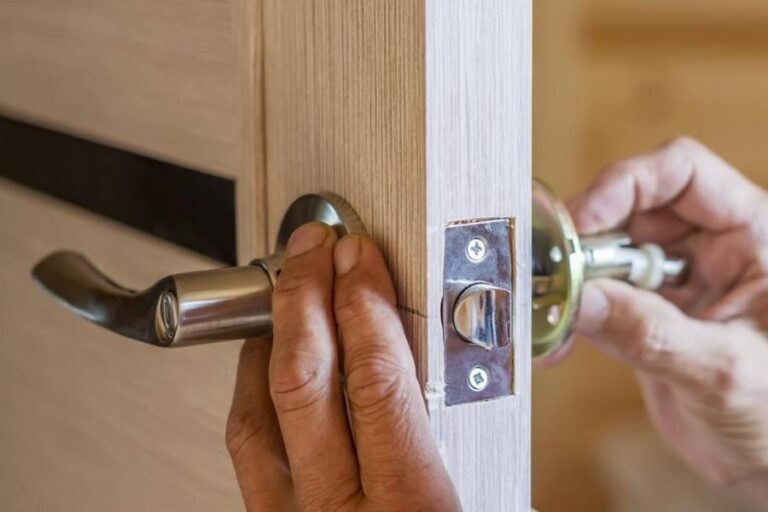 Residential Locksmith Nepean - Lock Installation