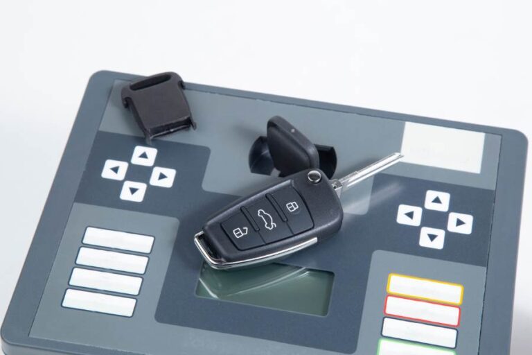 Automotive Locksmith Services in Gatineau - Car Key Programming