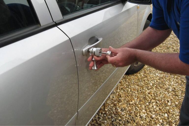 Automotive Locksmith Services in Gloucester - Car Lockout Assistance