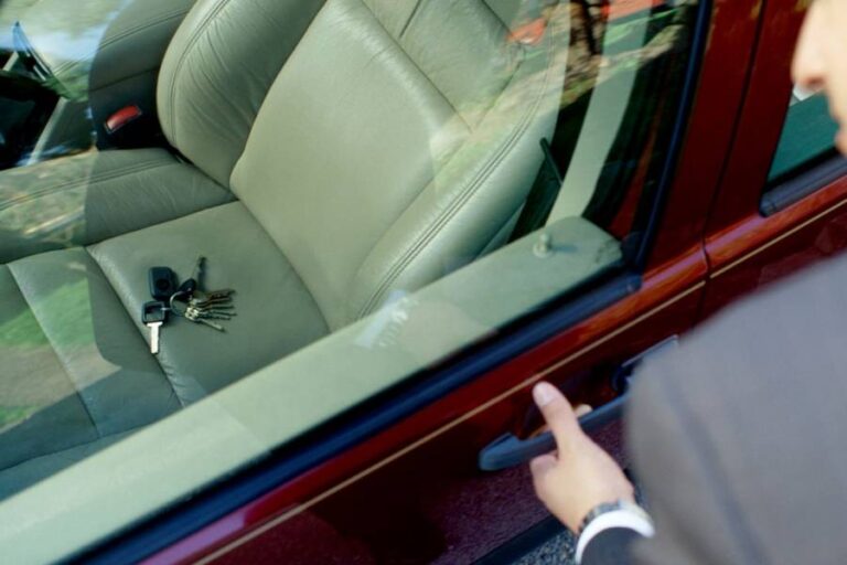 Automotive Locksmith Services in Rockland - Car Lockout Assistance