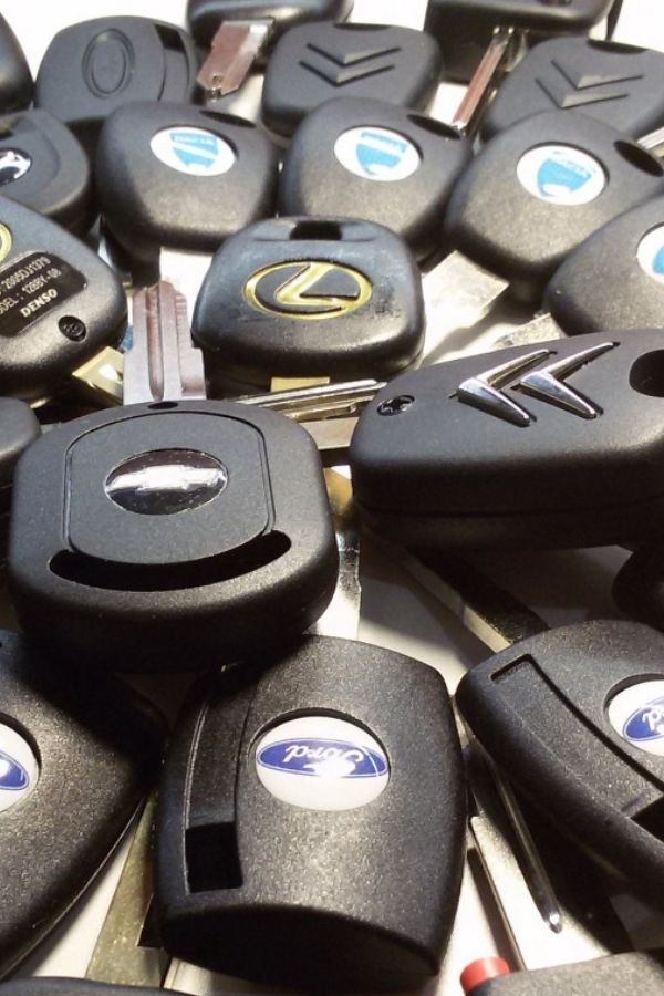 Car Key Replacement Services in Carlington