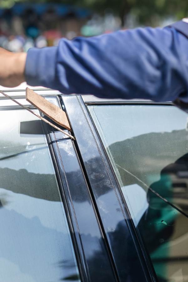 Car Lockout Assistance Services in Orleans