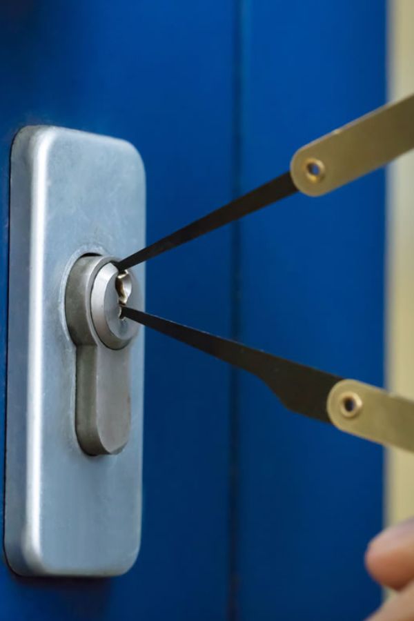 Commercial Locksmith Services in Carlington