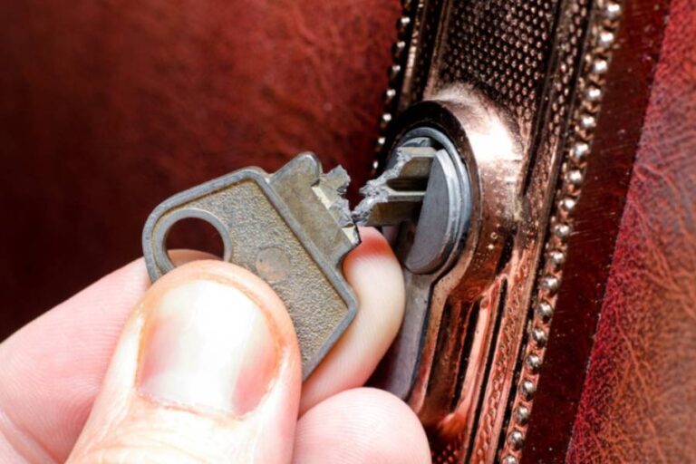 Commercial Locksmith Services in Cumberland - Broken Key Extraction