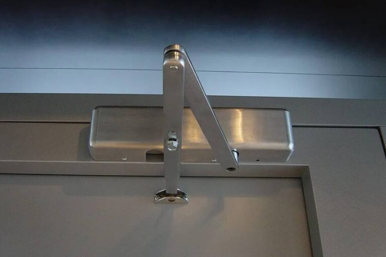 Commercial Locksmith Services in Cumberland - Door Closer