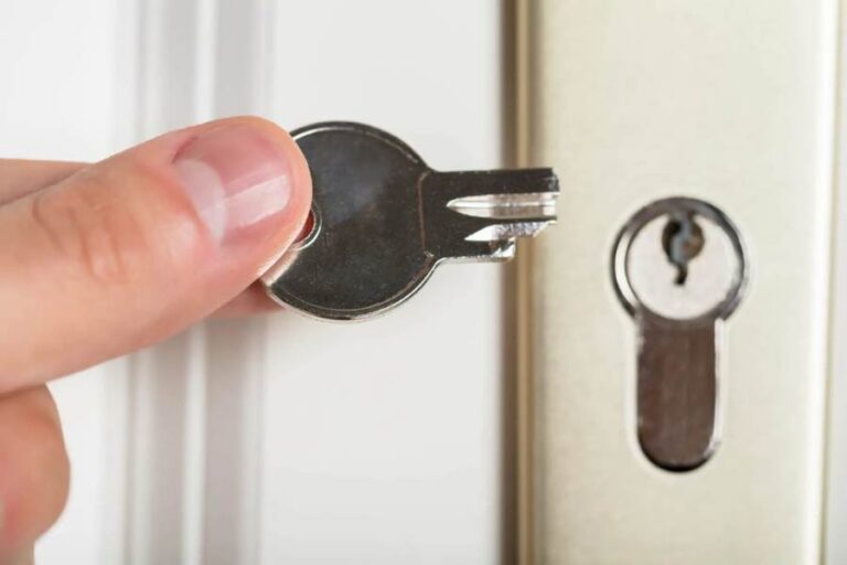 Commercial Locksmith Services in Gatineau - Broken Key Extraction
