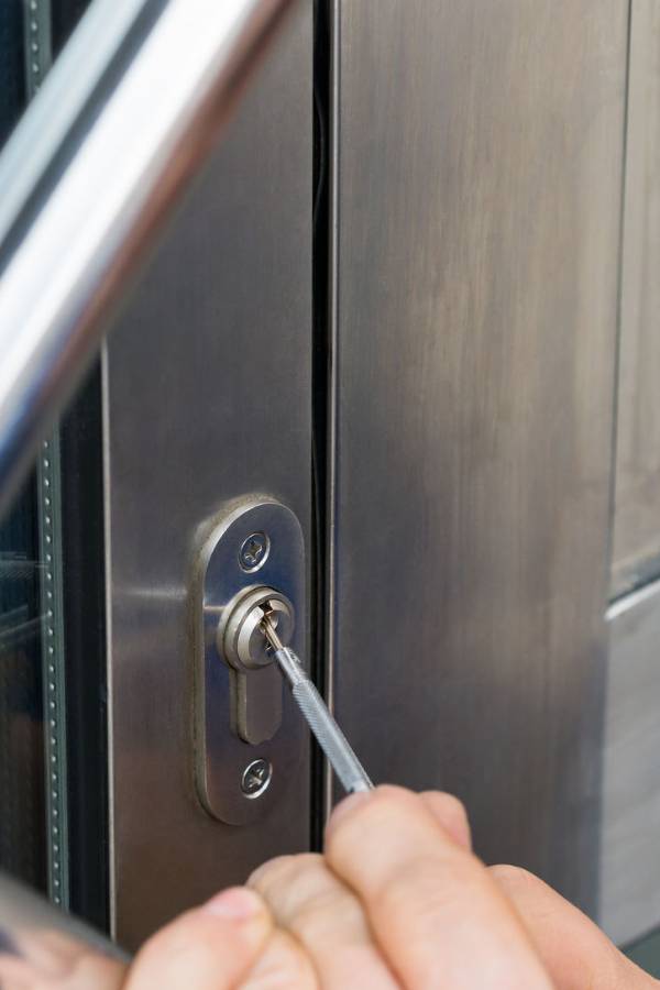 Commercial Locksmith Services in Hull