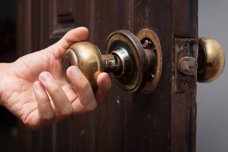 Residential Locksmith Services in Barrhaven - Door Lock Change