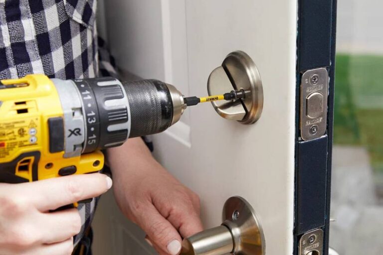 Residential Locksmith Services in Cumberland - Door Lock Installation Service
